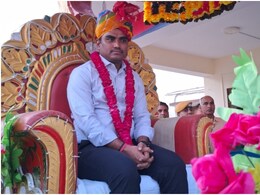 राजस्थान में SP की शाही विदाई, पुलिसकर्मियों ने बग्गी में बैठाया; बैंड बाजे के साथ निकाला जुलूस राजस्थान में SP की शाही विदाई, पुलिसकर्मियों ने बग्गी में बैठाया; बैंड बाजे के साथ निकाला जुलूस