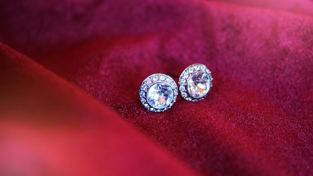 Best Deals On SWAROVSKI Jewellery From Myntra