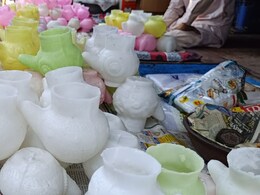 Karwa Chauth: करौली में शक्कर के करवे से मनाई जाती है करवा चौथ, मुस्लिम परिवार सालों से कर रहे तैयार  Karwa Chauth: करौली में शक्कर के करवे से मनाई जाती है करवा चौथ, मुस्लिम परिवार सालों से कर रहे तैयार