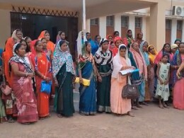 Women Strike: नशा सामग्री की बिक्री को लेकर महिलाएं हुई एकजुट, एसपी और कलेक्टर से लगाई गुहार