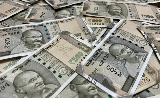 सरकार कर रही है न्यूनतम पेंशन बढ़ाने पर विचार, EPFO का ब्याज जल्दी ही आएगा खातों में