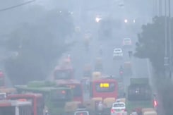 Blanket Of Smog Covers Delhi, Air Quality 'Very Poor' On Diwali Blanket Of Smog Covers Delhi, Air Quality 'Very Poor' On Diwali
