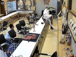 Video: Gunfight Between Jewellery Store Owner, Robbers In Bihar, 3 Injured Video: Gunfight Between Jewellery Store Owner, Robbers In Bihar, 3 Injured