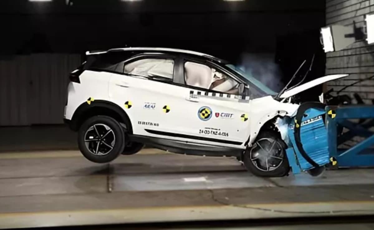 https://c.ndtvimg.com/2024-10/t99p6eeg_tata-nexon-bharat-ncap_625x300_16_October_24.jpg?im=FeatureCrop%2Calgorithm%3Ddnn%2Cwidth%3D1200%2Cheight%3D738