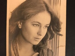 इस एक्ट्रेस से 8 साल बड़े शादीशुदा डायरेक्टर से हुआ प्यार और फिर की शादी, आज बॉलीवुड पर राज कर रही हैं इनकी बेटी