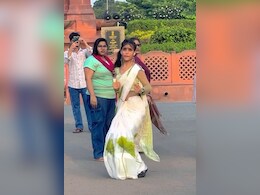 भोजपुरी गाने पर लड़की ने डांस करते-करते की ऐसी हरकत, पीछे खड़ी महिला को आया गुस्सा, उतार दिया डांस का भूत भोजपुरी गाने पर लड़की ने डांस करते-करते की ऐसी हरकत, पीछे खड़ी महिला को आया गुस्सा, उतार दिया डांस का भूत