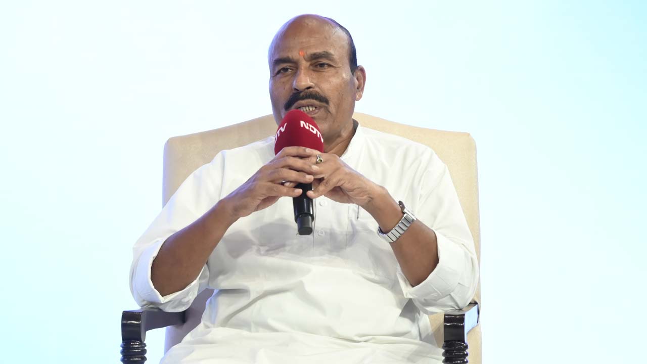 केंद्रीय मंत्री डॉ. वीरेंद्र कुमार ने Samarth By Hyundai की सराहना की