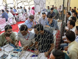 जम्मू-कश्मीर में नेकां-कांग्रेस गठबंधन की जीत लगभग पक्की, उमर अब्दुला क्या बोले? जम्मू-कश्मीर में नेकां-कांग्रेस गठबंधन की जीत लगभग पक्की, उमर अब्दुला क्या बोले?