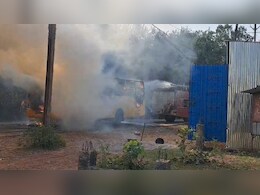 Fire: बच्चों को छोड़ने जा रही स्कूल बस में लगी आग, इनकी सूझबूझ से बच गई 12 स्टूडेंट्स की जान Fire: बच्चों को छोड़ने जा रही स्कूल बस में लगी आग, इनकी सूझबूझ से बच गई 12 स्टूडेंट्स की जान