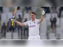 Harry Brook Triple Century: तिहरा शतक जड़कर भी निराश रह गए हैरी ब्रूक, टेस्ट इतिहास के इस महारिकार्ड को तोड़ने से रह गए दूर Harry Brook Triple Century: तिहरा शतक जड़कर भी निराश रह गए हैरी ब्रूक, टेस्ट इतिहास के इस महारिकार्ड को तोड़ने से रह गए दूर