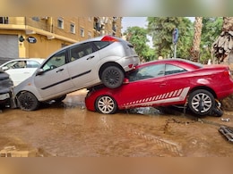 स्पेन में मूसलाधार बारिश के बाद आई बाढ़ ने मचाई तबाही, अब तक 95 लोगों की हुई मौत स्पेन में मूसलाधार बारिश के बाद आई बाढ़ ने मचाई तबाही, अब तक 95 लोगों की हुई मौत