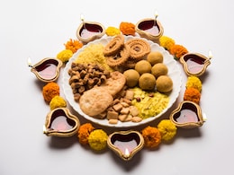 Diwali Snacks Recipes: दीवाली के मौके पर घर आए गेस्ट को स्नैक्स में बनाकर खिलाएं ये टेस्टी और क्विक व्यंजन Diwali Snacks Recipes: दीवाली के मौके पर घर आए गेस्ट को स्नैक्स में बनाकर खिलाएं ये टेस्टी और क्विक व्यंजन