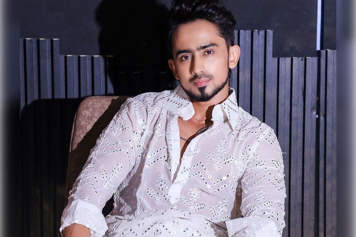 Adnaan Shaikh's Father Defends Him; Lashes Out on Iffat