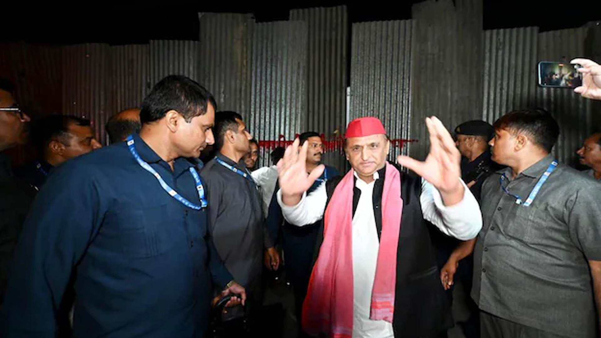 Akhilesh Yadav On Warpath Over Tin Sheets' Barricade At JP Narayan Museum
