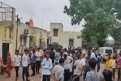Dholpur Road Accident: Rajasthan के धौलपुर में बड़ा सड़क हादसा, 12 की मौत Dholpur Road Accident: Rajasthan के धौलपुर में बड़ा सड़क हादसा, 12 की मौत