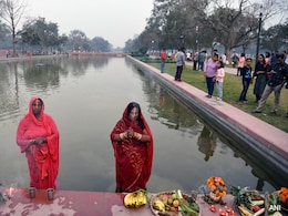 शारदा सिन्हा के पारंपरिक गीतों के बिना अधूरी है छठ पूजा, यहां जानिए फेमस छठ गीत और उनके मायने शारदा सिन्हा के पारंपरिक गीतों के बिना अधूरी है छठ पूजा, यहां जानिए फेमस छठ गीत और उनके मायने