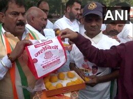 Within An Hour On Counting Day, A Big Mood Swing At Congress, BJP Offices Within An Hour On Counting Day, A Big Mood Swing At Congress, BJP Offices