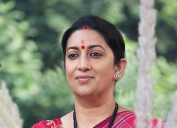 Smriti Irani's Hilarious Insta Post On Pizza Has The Internet Laughing - Here's Why Smriti Irani's Hilarious Insta Post On Pizza Has The Internet Laughing - Here's Why