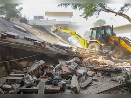 Bulldozer Action: केंद्रीय मंत्री सिंधिया के गढ़ गुना में गरजा बुलडोजर, 200 बीघा जमीन कराया गया अतिक्रमण मुक्त Bulldozer Action: केंद्रीय मंत्री सिंधिया के गढ़ गुना में गरजा बुलडोजर, 200 बीघा जमीन कराया गया अतिक्रमण मुक्त