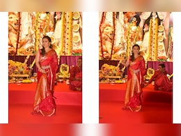 Rani Mukerji's Red And Gold Banarasi <i>Saree</i> Was All Things Festive For Durga Puja Celebrations Rani Mukerji's Red And Gold Banarasi <i>Saree</i> Was All Things Festive For Durga Puja Celebrations