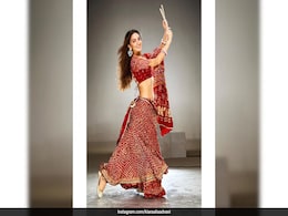 Navratri 2024: Celebrity Inspired Navratri Outfits In Nine Significant Colours Of The Festival Navratri 2024: Celebrity Inspired Navratri Outfits In Nine Significant Colours Of The Festival