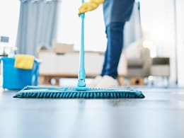 दिवाली की सफाई में अपनाएं यह जबरदस्त ट्रिक, पोछे वाले पानी में मिक्स करिए यह 1 चीज कॉकरोच का हो जाएगा सफाया दिवाली की सफाई में अपनाएं यह जबरदस्त ट्रिक, पोछे वाले पानी में मिक्स करिए यह 1 चीज कॉकरोच का हो जाएगा सफाया