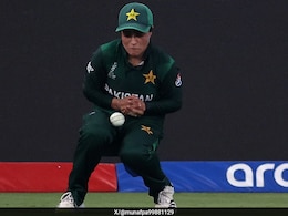 Ex Pakistan Captain Stunned As Team Drops 8 Catches vs NZ, Eliminate Team India Ex Pakistan Captain Stunned As Team Drops 8 Catches vs NZ, Eliminate Team India