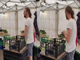 Video Showing "British <i>Bhajiwala"</i> Goes Viral, Internet Reacts To His Voice Video Showing "British <i>Bhajiwala"</i> Goes Viral, Internet Reacts To His Voice