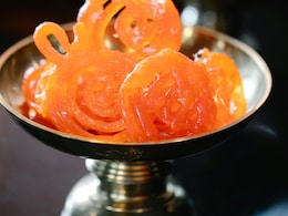 माइग्रेन के दर्द से राहत पाने में जलेबी कैसे कर सकती है मदद, डॉक्टर ने बताया खाने का तरीका और समय माइग्रेन के दर्द से राहत पाने में जलेबी कैसे कर सकती है मदद, डॉक्टर ने बताया खाने का तरीका और समय