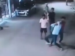 VIDEO: दिल्ली में गला घोटू गैंग का खौफ! पीछे से अचानक आता है एक शख्स और दबा देता है गला, फिर... VIDEO: दिल्ली में गला घोटू गैंग का खौफ! पीछे से अचानक आता है एक शख्स और दबा देता है गला, फिर...