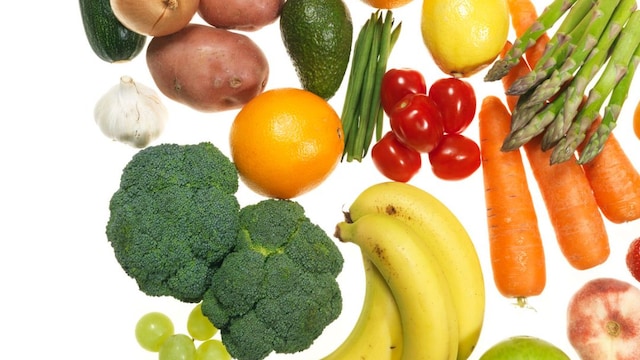 In the follow-up slide, the wellness expert emphasises saying no to outside food