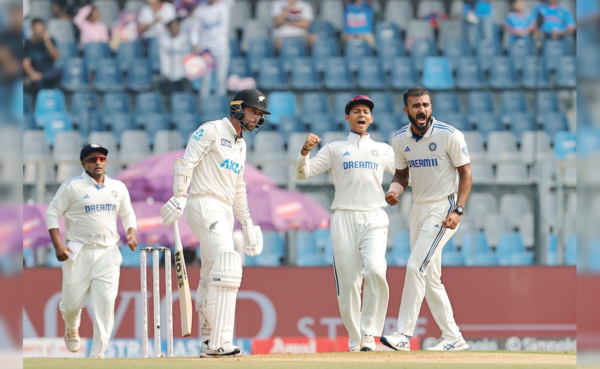 India vs New Zealand LIVE Score Updates, 3rd Test, Day 1: Rohit Sharma Employs New Tactic; India Hunt For Wickets Against NZ | Cricket News