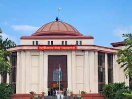 सड़क पर केक काटने और हुड़दंग करने वालों पर हाईकोर्ट सख्त, पुलिस को दिए कड़ी कार्रवाई के निर्देश सड़क पर केक काटने और हुड़दंग करने वालों पर हाईकोर्ट सख्त, पुलिस को दिए कड़ी कार्रवाई के निर्देश