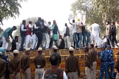 BJP Protests Over Arvind Kejriwal's "Extravagant' Bungalow BJP Protests Over Arvind Kejriwal's "Extravagant' Bungalow