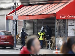 Pizzeria Owner's Son Takes Employees Hostage Near Paris Pizzeria Owner's Son Takes Employees Hostage Near Paris