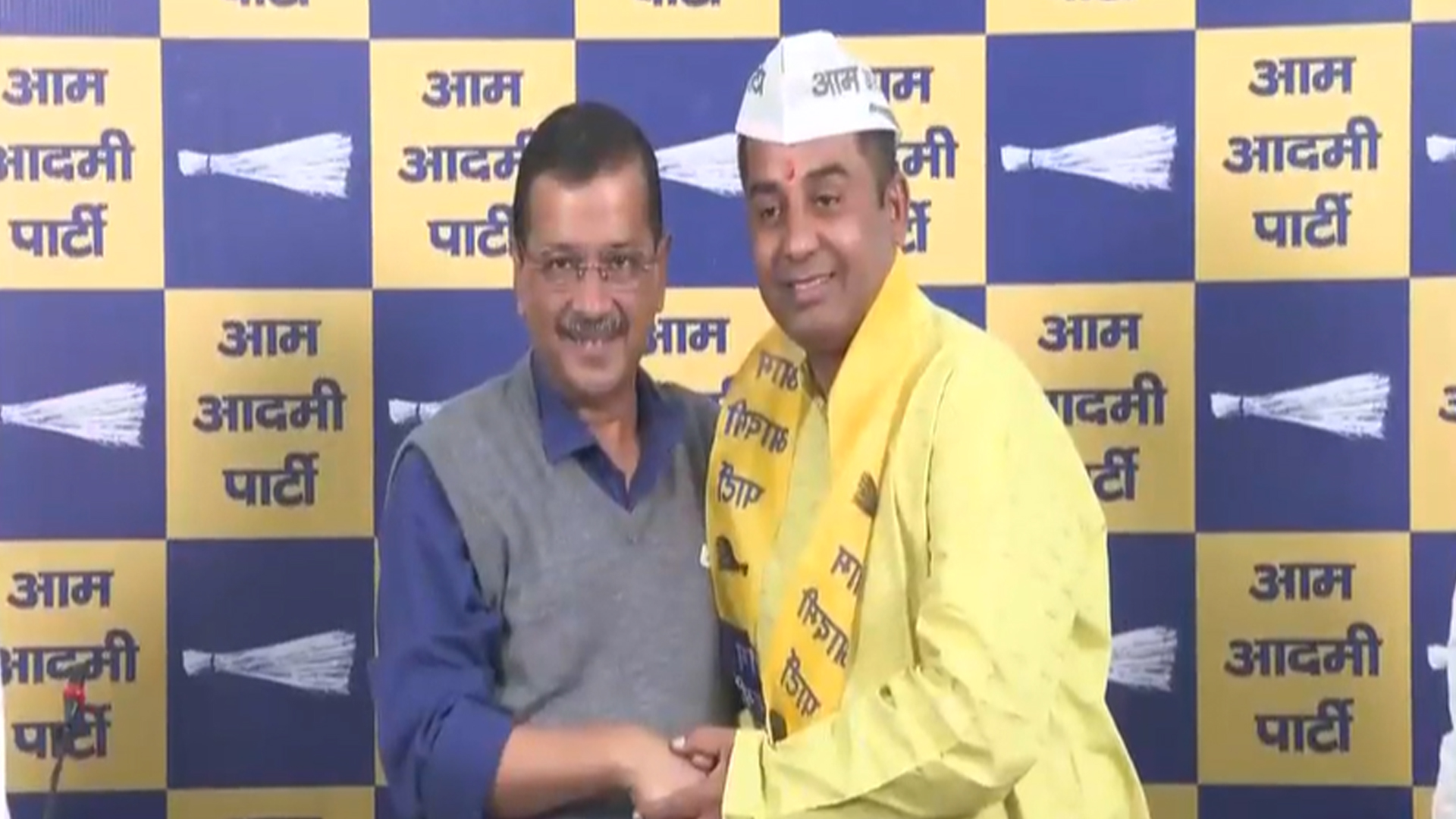 Hours After Kailash Gahlot's Resignation, BJP Leader Anil Jha Joins AAP