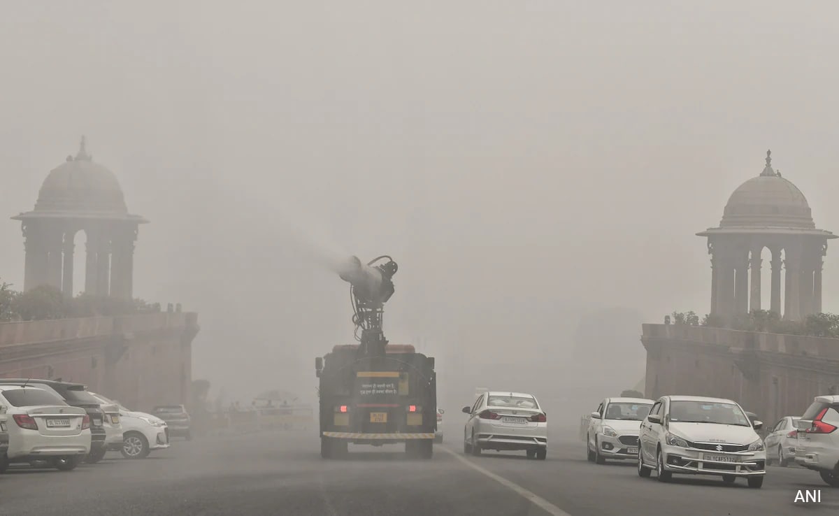 Weather Body Issues Yellow Alert As Dense Smog Envelops Delhi