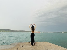 बॉलीवुड की इस एक्ट्रेस ने साउथ की दो बिग बजट फिल्मों में किए एक जैसे रोल, कमजोर किरदार, फिर भी मिली छप्पर फाड़ फीस बॉलीवुड की इस एक्ट्रेस ने साउथ की दो बिग बजट फिल्मों में किए एक जैसे रोल, कमजोर किरदार, फिर भी मिली छप्पर फाड़ फीस