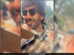 No Points For Guessing What Connects Kartik Aaryan With Patna - "<i>Litti Chokha Lallan Top Lagela</i>" No Points For Guessing What Connects Kartik Aaryan With Patna - "<i>Litti Chokha Lallan Top Lagela</i>"