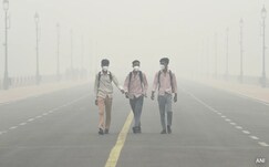 Not Just Smog, Delhi Also Fighting 'Walking Pneumonia' Cases This Season