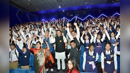 स्मार्ट स्कूल में खास प्रयोग के तहत 2100 बच्चों को दिखाई गई फिल्म 'सिंघम अगेन', खिले चेहरे