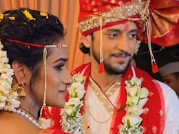 शादी के बंधन में बंधे ‘शाका लाका बूम बूम’ के संजू, पत्नी के साथ पहली वेडिंग फोटो हुई वायरल शादी के बंधन में बंधे ‘शाका लाका बूम बूम’ के संजू, पत्नी के साथ पहली वेडिंग फोटो हुई वायरल