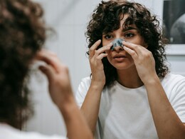 ब्लैकहेड्स हटाने के लिए अगर आप भी करते हैं पोर स्ट्रिप्स का इस्तेमाल, तो डर्मेटोलॉजिस्ट से जान लीजिए इसके नुकसान  ब्लैकहेड्स हटाने के लिए अगर आप भी करते हैं पोर स्ट्रिप्स का इस्तेमाल, तो डर्मेटोलॉजिस्ट से जान लीजिए इसके नुकसान
