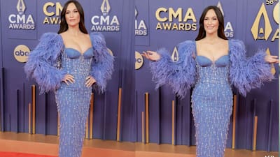 kacey musgraves blue dress Couldn't Wear Jeans To The Red Carpet, So She Wore An Entire Made Of Denim Instead For The CMA Awards 2024 Brides Who Wore Stunning Coat Size:54 R season: 26S1 Bunny dress