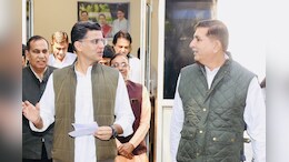 Rajasthan Politics: कांग्रेस संगठन में बदलाव की चर्चा के बीच पायलट और डोटासरा से मिले हरीश चौधरी, चर्चाओं का बाजार गर्म