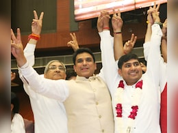 AAP Councillor Mahesh Khinchi Wins Delhi Mayor Election AAP Councillor Mahesh Khinchi Wins Delhi Mayor Election