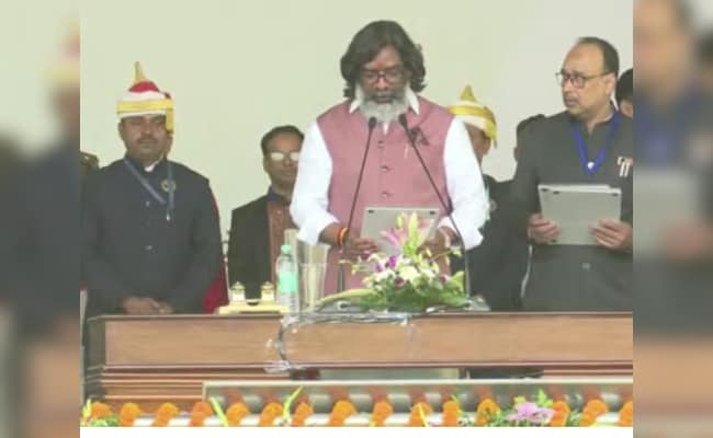 Hemant Soren Takes Oath For 4th Time, Top INDIA Bloc Leaders Present Hemant Soren Takes Oath For 4th Time, Top INDIA Bloc Leaders Present