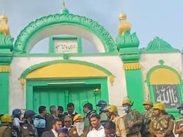 संभल शाही जामा मस्जिद मामले में HC ने जारी किया नोटिस, निचली अदालत में सुनवाई पर भी लगाई रोक संभल शाही जामा मस्जिद मामले में HC ने जारी किया नोटिस, निचली अदालत में सुनवाई पर भी लगाई रोक