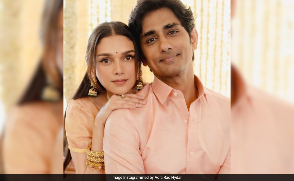 Viral: Aditi Rao Hydari And Siddharth's New Wedding Pics. Kamal Haasan, Mani Ratnam Are There As Well