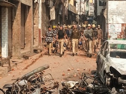 यूपी के संभल में मस्जिद के सर्वे को लेकर हिंसा : तीन लोगों की मौत, वाहनों में लगाई आग, 30 से अधिक पुलिस कर्मी घायल यूपी के संभल में मस्जिद के सर्वे को लेकर हिंसा : तीन लोगों की मौत, वाहनों में लगाई आग, 30 से अधिक पुलिस कर्मी घायल